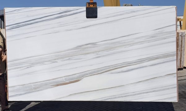 Bianco Lasa Vena Oro