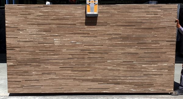 Bronze Armani (Gris Pulpis) Art Pattern